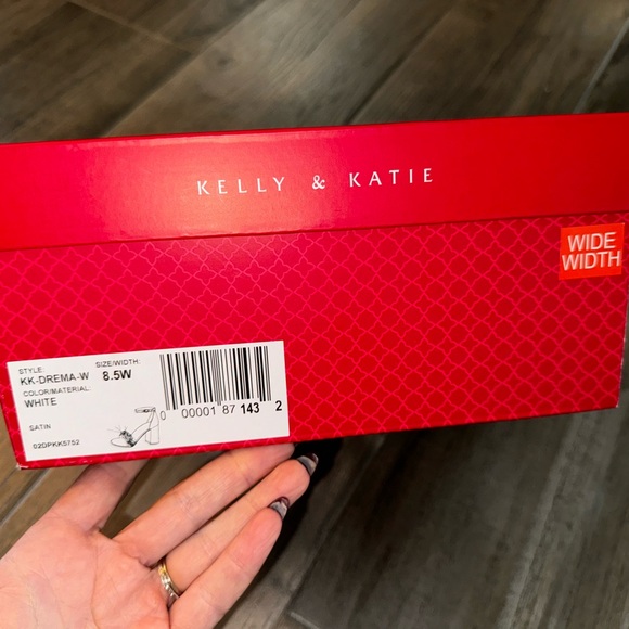Kelly & Katie Wedding Heel (8.5 Wide) - Picture 7 of 8